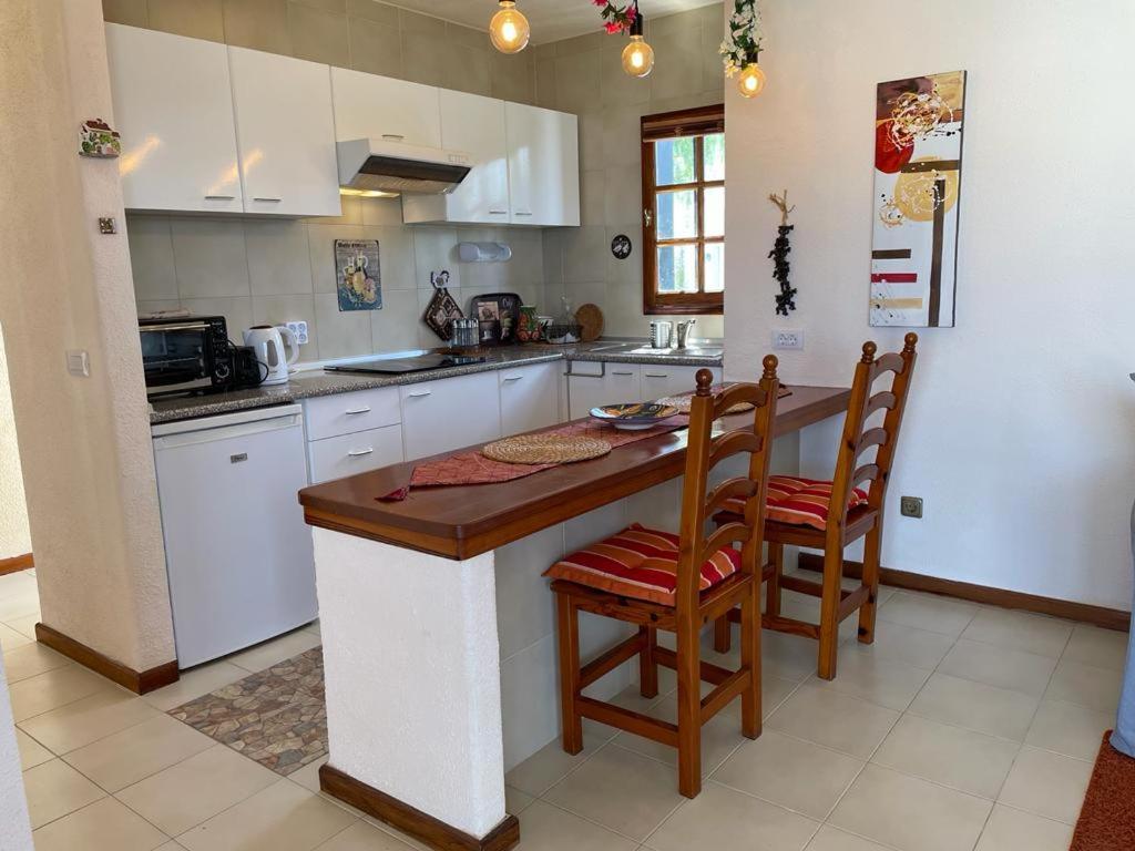 The White Dragos With Ocean View - Ac - Private Pool Apartment Tías Екстериор снимка